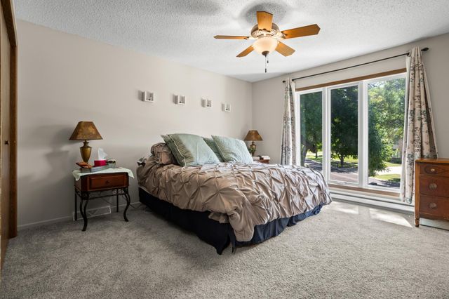 124 Prairiewood Drive S, Fargo, ND 58103