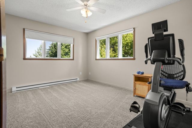 124 Prairiewood Drive S, Fargo, ND 58103