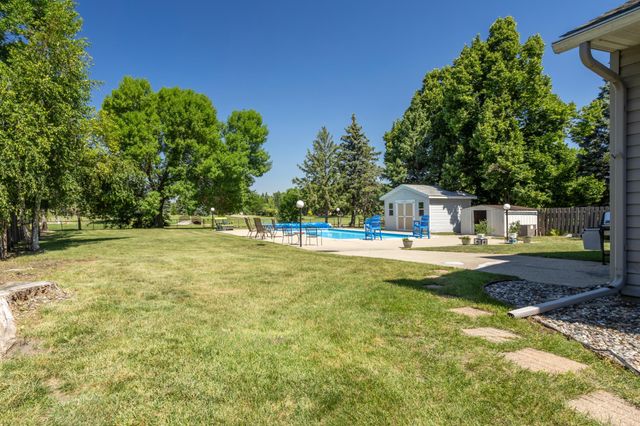 124 Prairiewood Drive S, Fargo, ND 58103