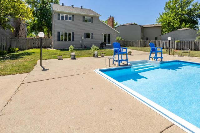 124 Prairiewood Drive S, Fargo, ND 58103