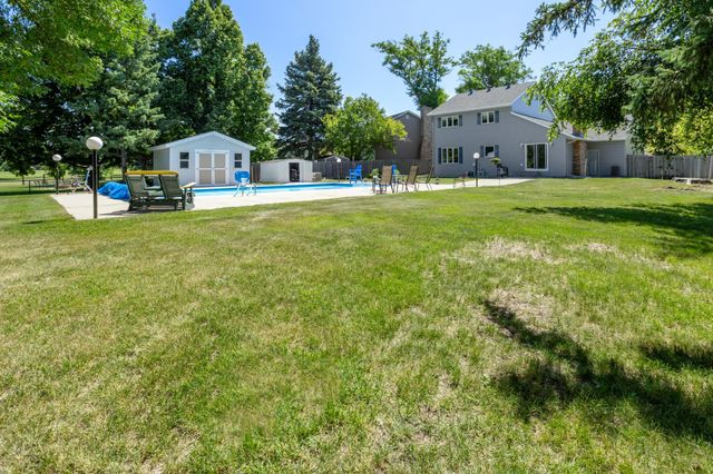 124 Prairiewood Drive S, Fargo, ND 58103