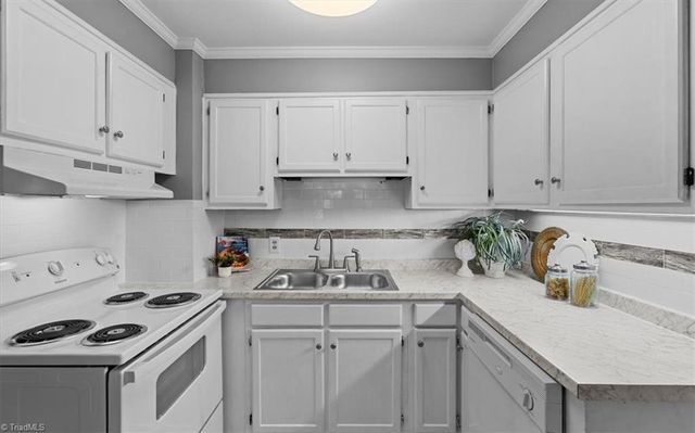 118 Bruce Street, Greensboro, NC 27403