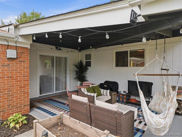 39773 Bart Street, Canton, MI 48187
