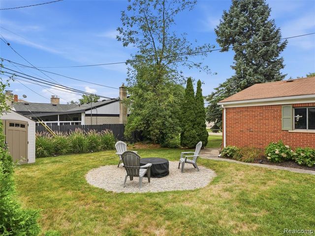 39773 Bart Street, Canton, MI 48187