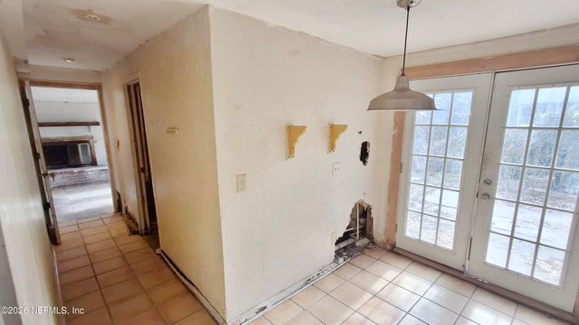 7227 WENDY Circle, Jacksonville, FL 32211