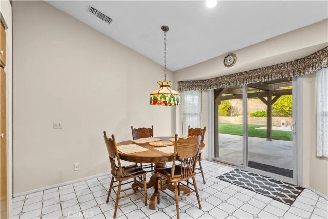 22619 Oxford, Saugus, CA 91350