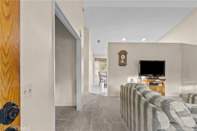 22619 Oxford, Saugus, CA 91350