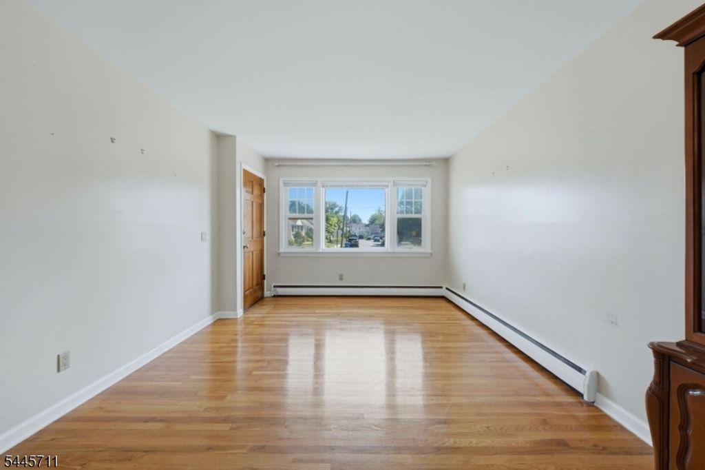 10 N Washington Ave, Woodbridge Twp., NJ 07067 — photo 3