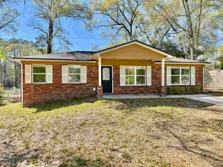 5751 CYPRESS Circle, Tallahassee, FL 32303