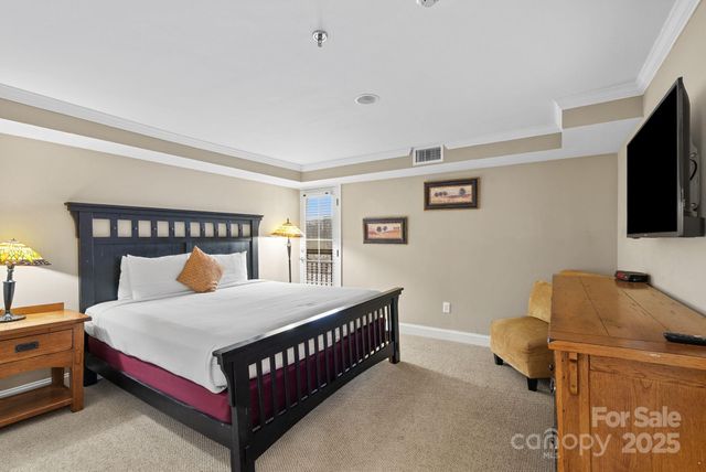 430 Bowling Park Road, Asheville, NC 28803