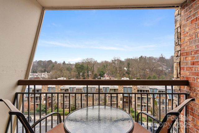 430 Bowling Park Road, Asheville, NC 28803