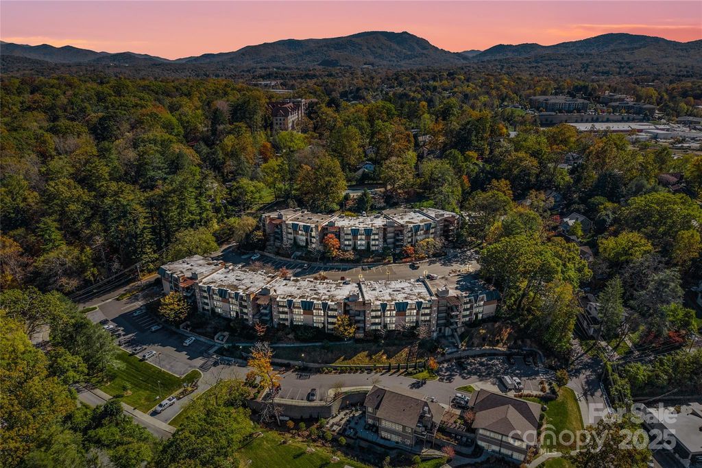 430 Bowling Park Road, Asheville, NC 28803