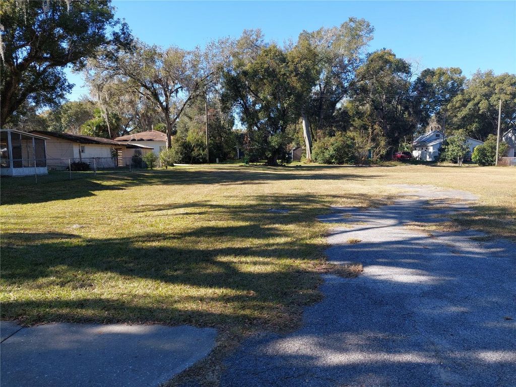 5449 12TH STREET, Zephyrhills, FL 33542