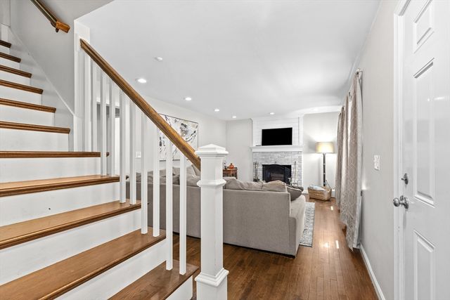 178 Tremont St, Carver, MA 02330