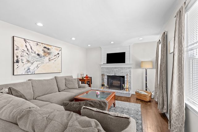 178 Tremont St, Carver, MA 02330