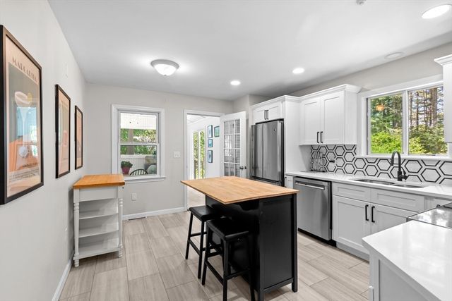 178 Tremont St, Carver, MA 02330