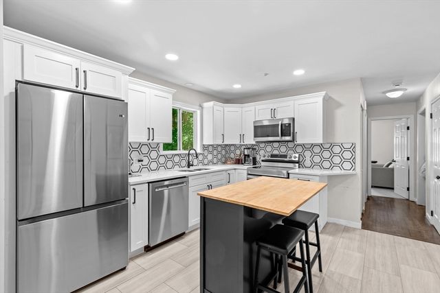 178 Tremont St, Carver, MA 02330
