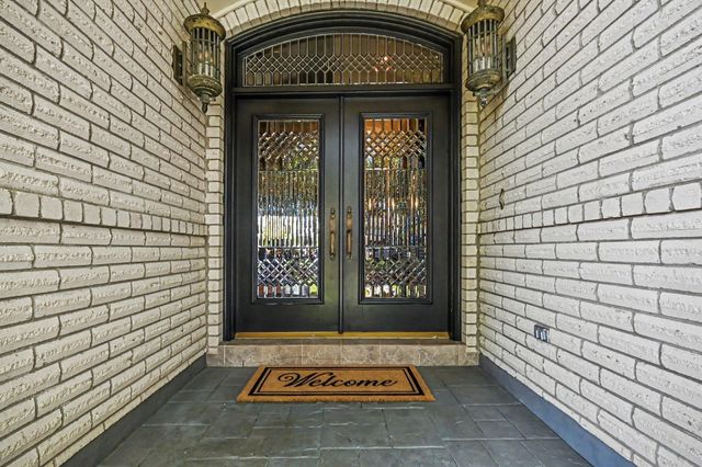 1319 Oyster Point Drive, Sugar Land, TX 77478