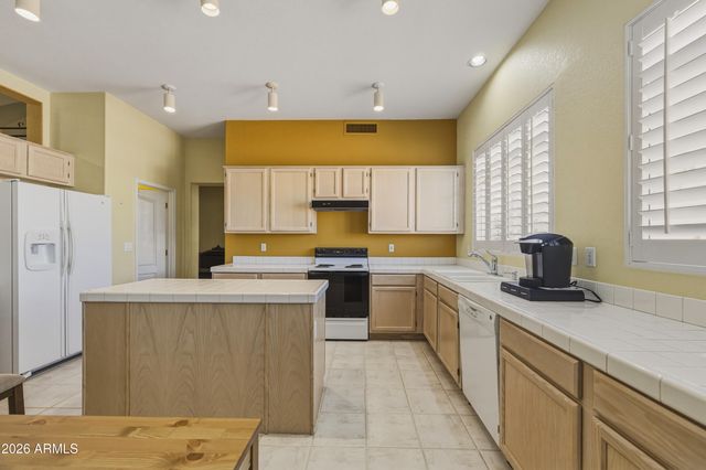 3223 W MONTEREY Street, Chandler, AZ 85226