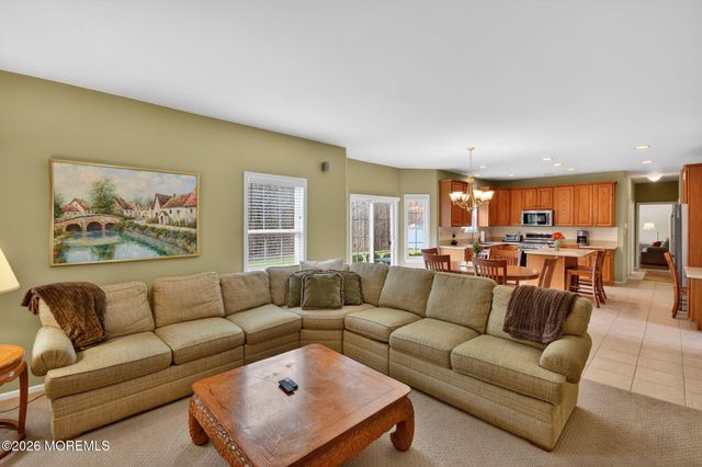 33 Samantha Circle, Matawan, NJ 07747