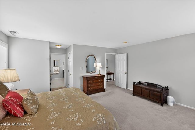 33 Samantha Circle, Matawan, NJ 07747