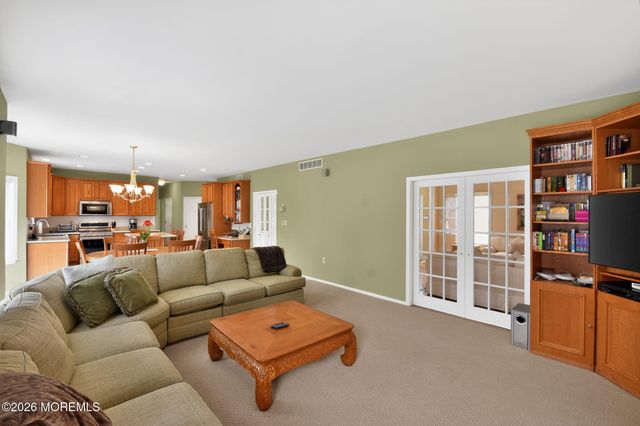 33 Samantha Circle, Matawan, NJ 07747