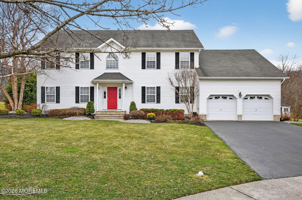 33 Samantha Circle, Matawan, NJ 07747