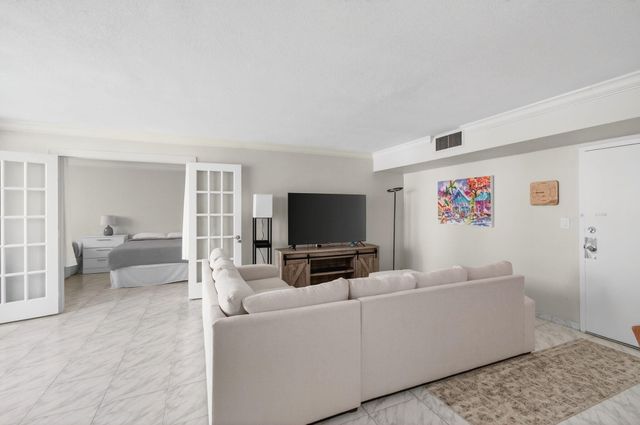 1239 Hillsboro Mile 403, Hillsboro Beach, FL 33062