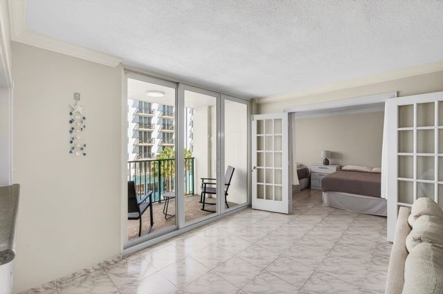 1239 Hillsboro Mile 403, Hillsboro Beach, FL 33062