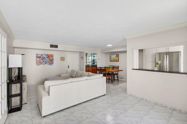 1239 Hillsboro Mile 403, Hillsboro Beach, FL 33062