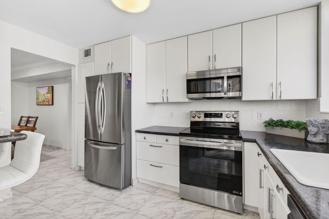 1239 Hillsboro Mile 403, Hillsboro Beach, FL 33062