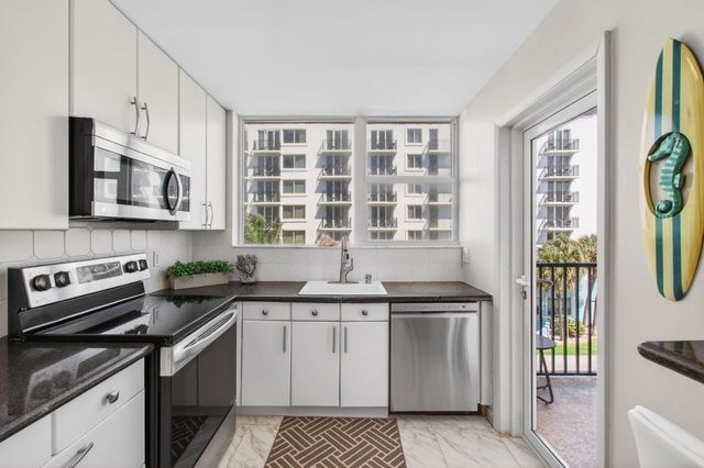 1239 Hillsboro Mile 403, Hillsboro Beach, FL 33062