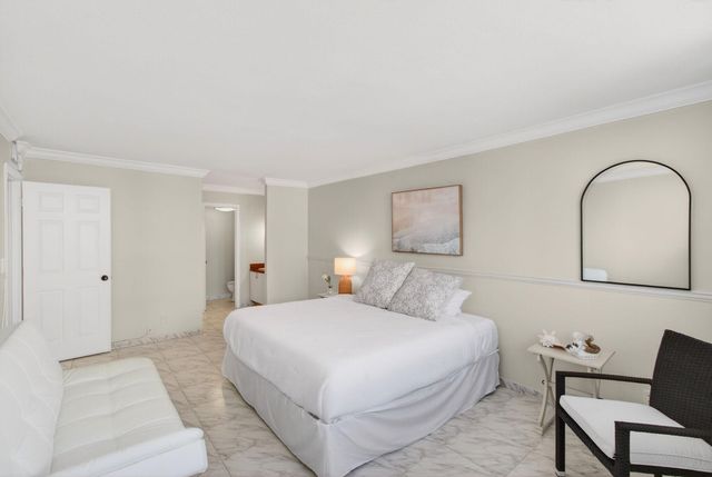 1239 Hillsboro Mile 403, Hillsboro Beach, FL 33062