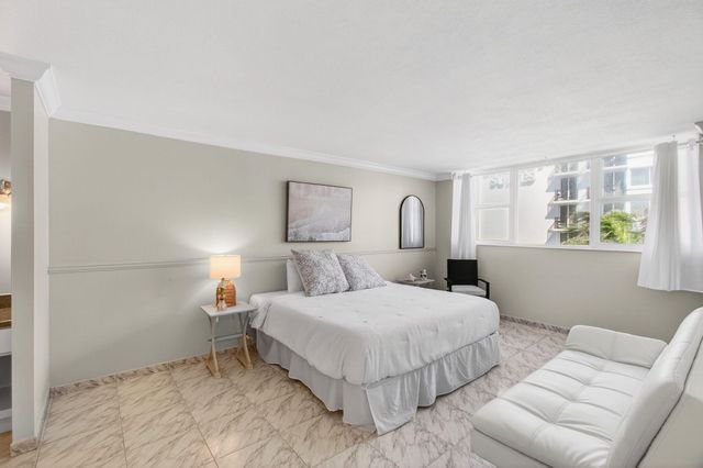 1239 Hillsboro Mile 403, Hillsboro Beach, FL 33062