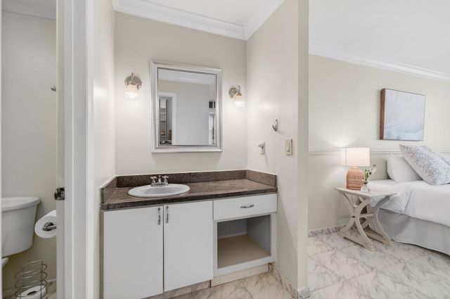 1239 Hillsboro Mile 403, Hillsboro Beach, FL 33062