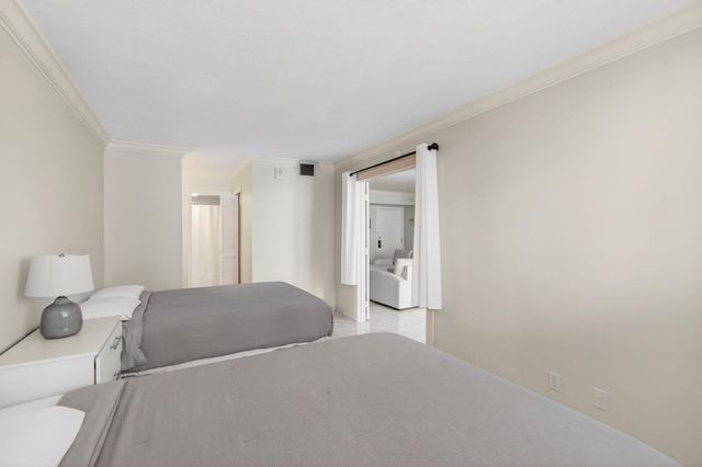 1239 Hillsboro Mile 403, Hillsboro Beach, FL 33062