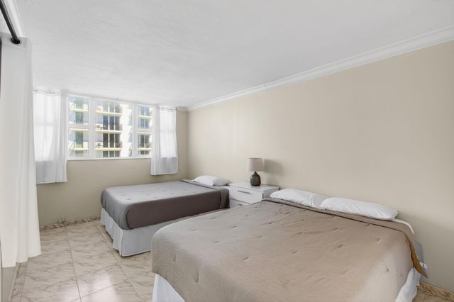 1239 Hillsboro Mile 403, Hillsboro Beach, FL 33062