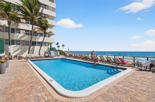 1239 Hillsboro Mile 403, Hillsboro Beach, FL 33062