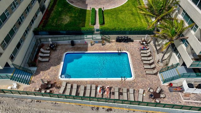 1239 Hillsboro Mile 403, Hillsboro Beach, FL 33062