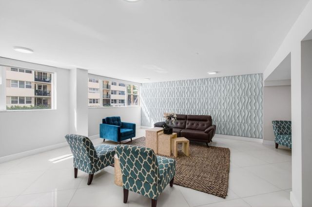 1239 Hillsboro Mile 403, Hillsboro Beach, FL 33062