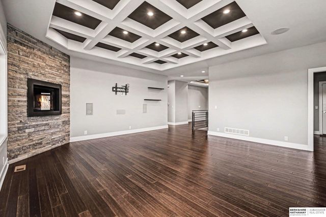 9001 N 169 Street, Bennington, NE 68007