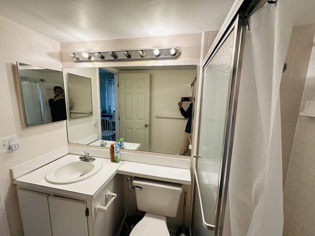 1110 Green Pine Boulevard B2, West Palm Beach, FL 33409