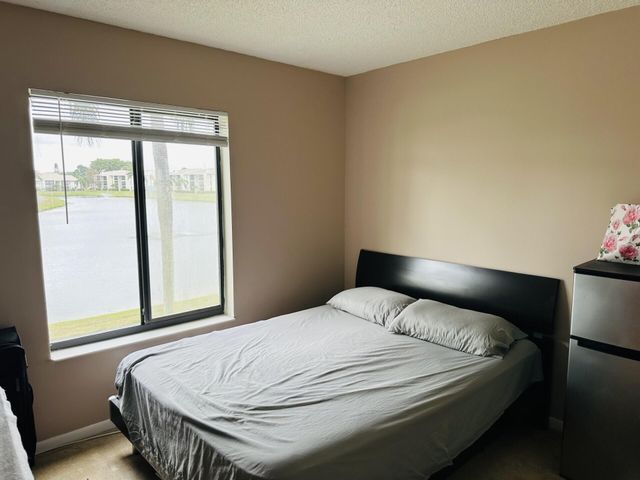 1110 Green Pine Boulevard B2, West Palm Beach, FL 33409