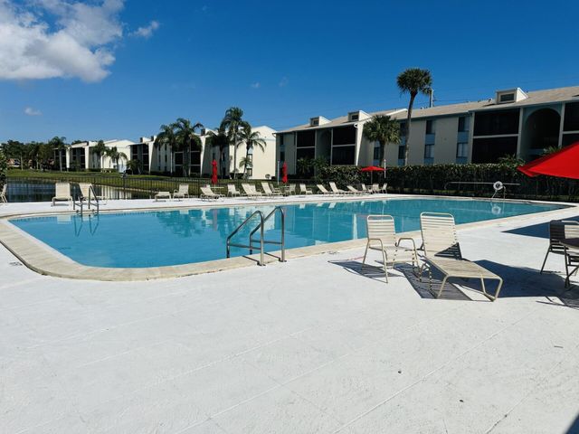 1110 Green Pine Boulevard B2, West Palm Beach, FL 33409