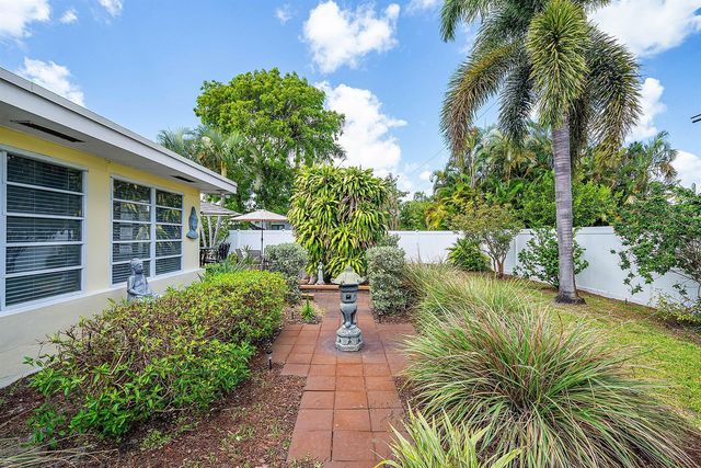 2741 NE 52nd Street, Lighthouse Point, FL 33064