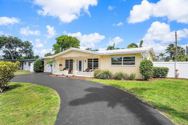 2741 NE 52nd Street, Lighthouse Point, FL 33064