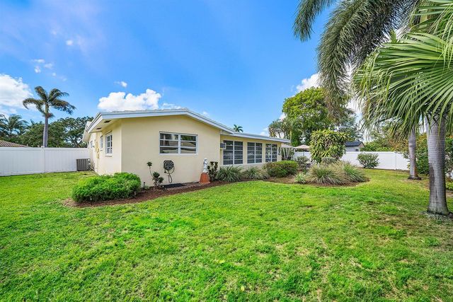 2741 NE 52nd Street, Lighthouse Point, FL 33064