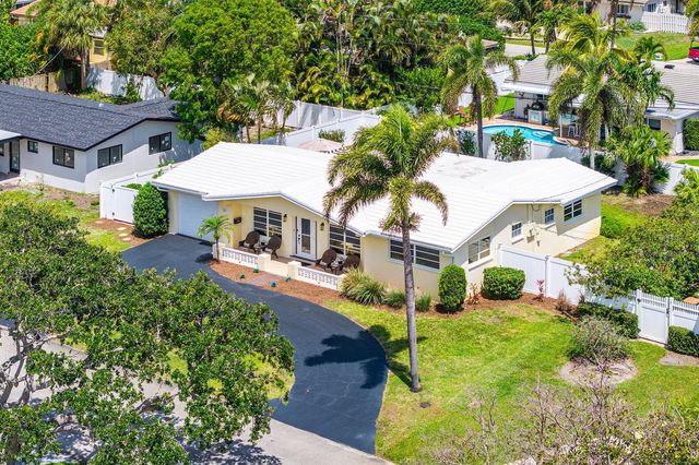 2741 NE 52nd Street, Lighthouse Point, FL 33064