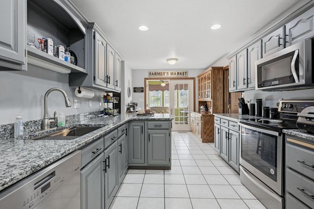 8940 County Lane 214, Webb City, MO 64870