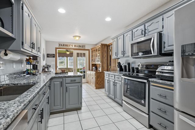 8940 County Lane 214, Webb City, MO 64870